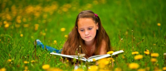 As they gain reading skills, children’s brain connections change. Image via Shutterstock.com
