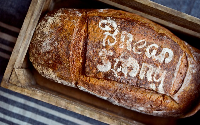 At this Tel Aviv café, bread becomes the meal.
