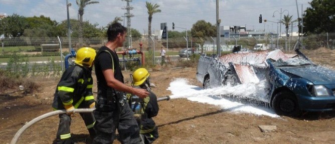 Scouts at the Fire and Rescue training school in Rishon LeZion. Photo courtesy of JNF