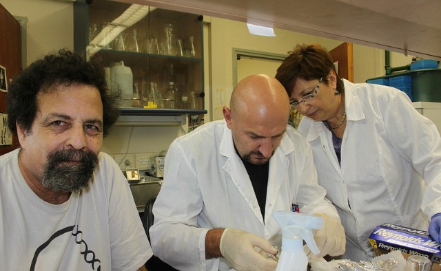 PhDs Aaron Avivi, left, Imad Shams and Irena Manov. Photo by Michael Margulis, Institute of Evolution, University of Haifa 