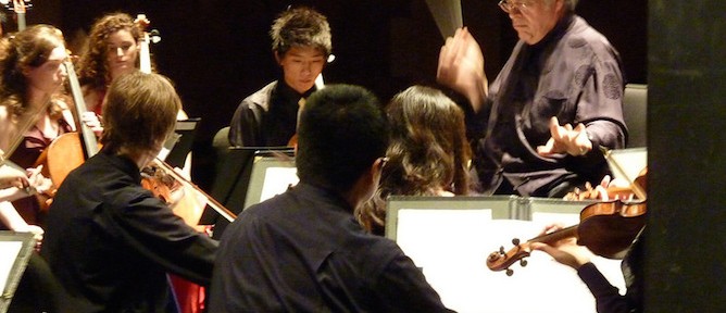 Perlman enjoys working with budding musicians.