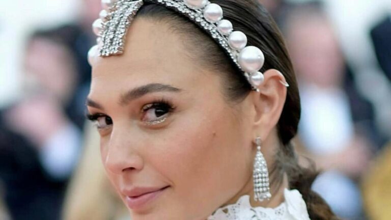 Gal Gadot To Star As Cleopatra In New Film Adaptation Israel21c